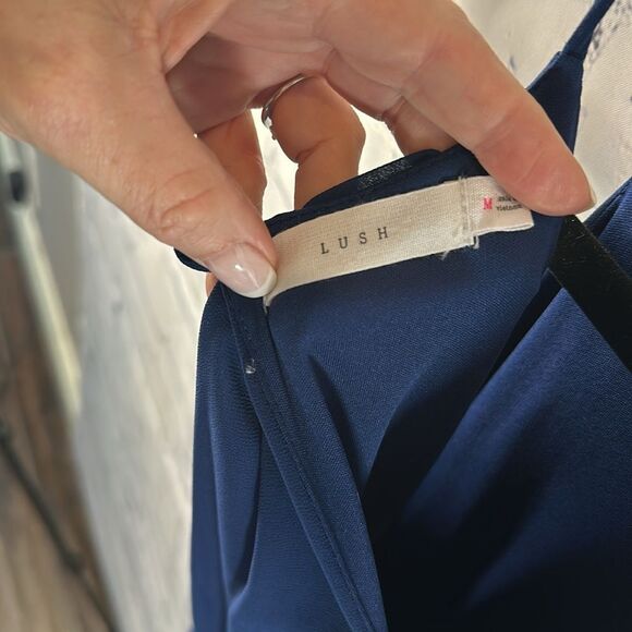 ✨ Francesca’s Dress by Lush - Size Medium, Blue, Perfect Condition - Picture 3 of 4